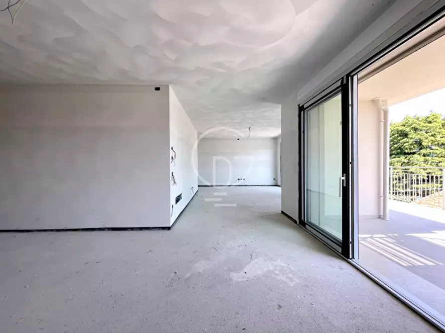 Immagine 15 di Appartamento in vendita  in Via Tommaso del Molin a Desenzano Del Garda