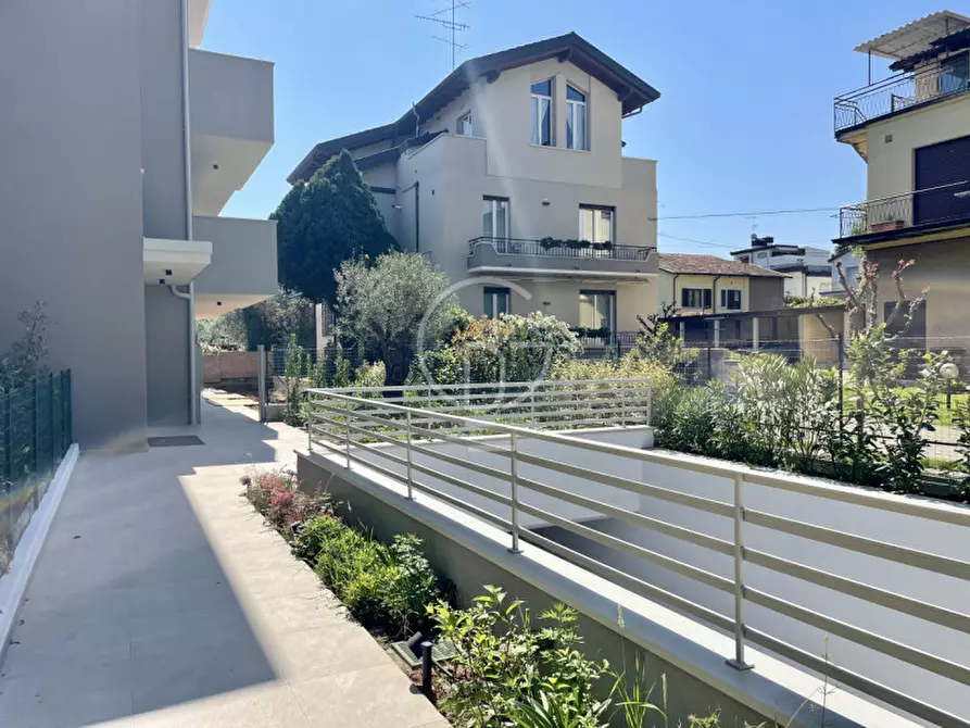 Immagine 25 di Appartamento in vendita  in Via Tommaso del Molin a Desenzano Del Garda