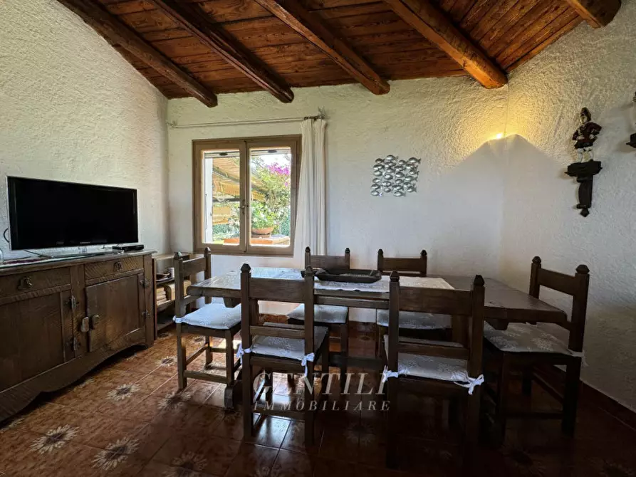 Immagine 3 di Appartamento in vendita  a Arzachena