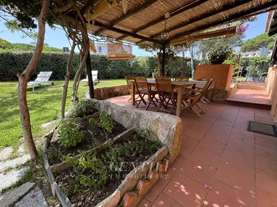 Immagine 17 di Appartamento in vendita  a Arzachena