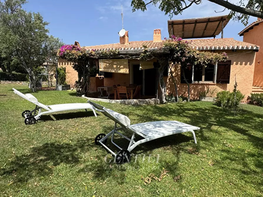 Immagine 18 di Appartamento in vendita  a Arzachena