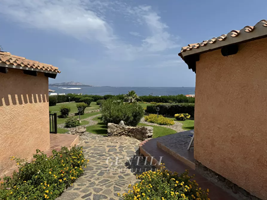 Immagine 20 di Appartamento in vendita  a Arzachena