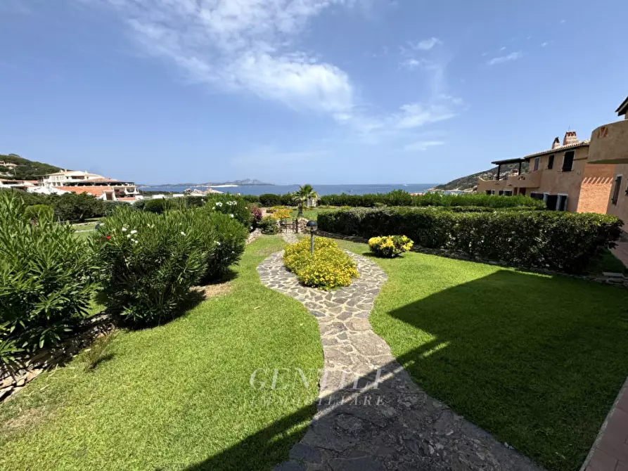 Immagine 22 di Appartamento in vendita  a Arzachena