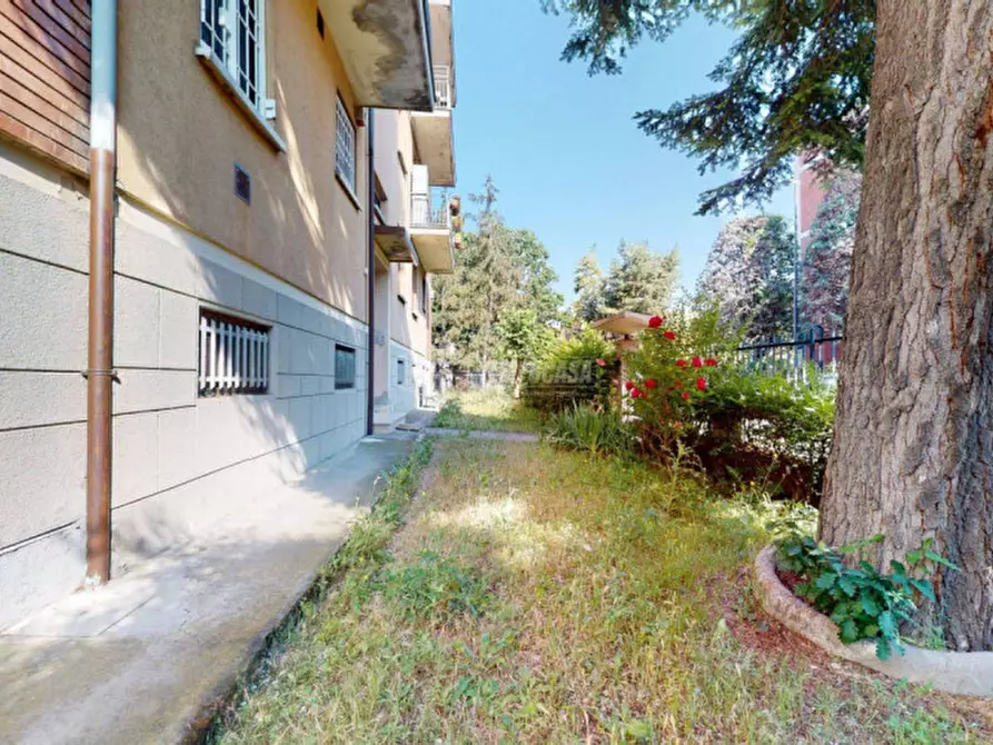 Immagine 2 di Appartamento in vendita  in via a Bologna