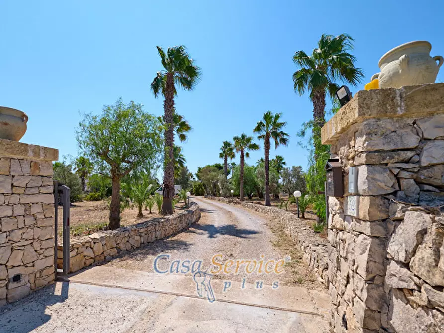 Immagine 2 di Villa in vendita  in Via conte di Torino a Racale