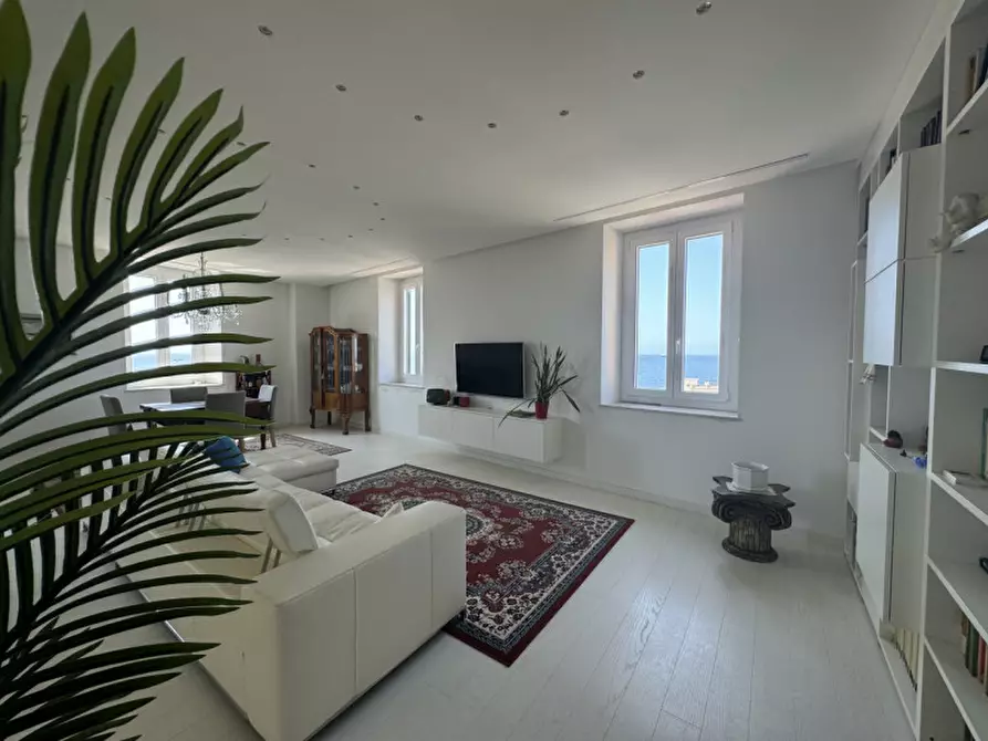 Immagine 4 di Appartamento in vendita  in viale di Antignano a Livorno