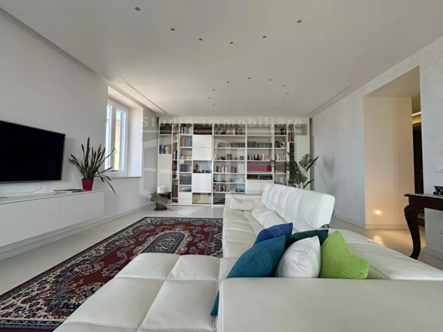 Immagine 14 di Appartamento in vendita  in viale di Antignano a Livorno