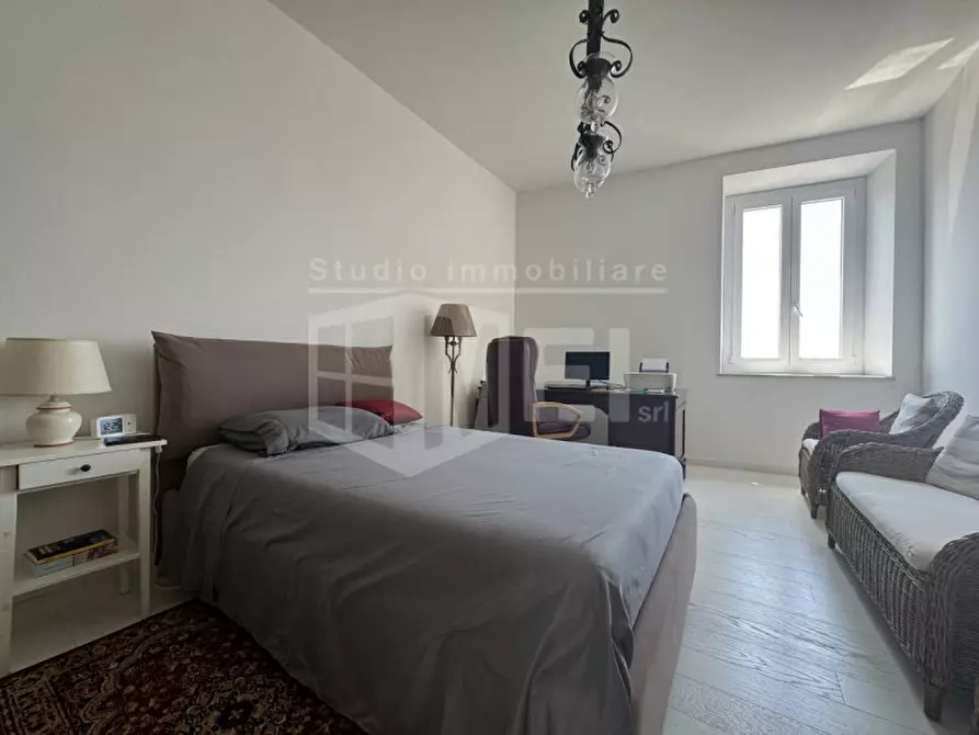 Immagine 17 di Appartamento in vendita  in viale di Antignano a Livorno