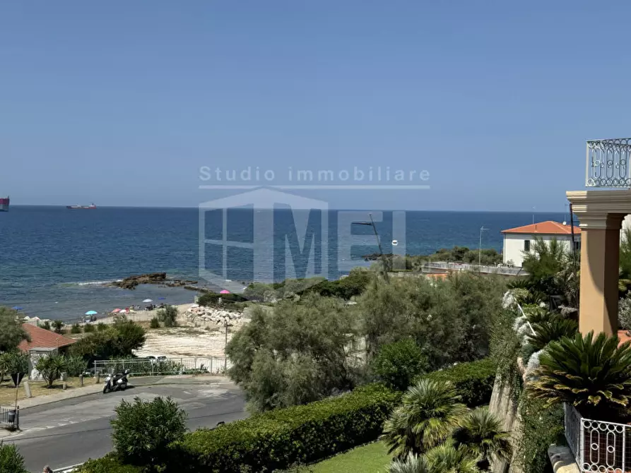 Immagine 20 di Appartamento in vendita  in viale di Antignano a Livorno