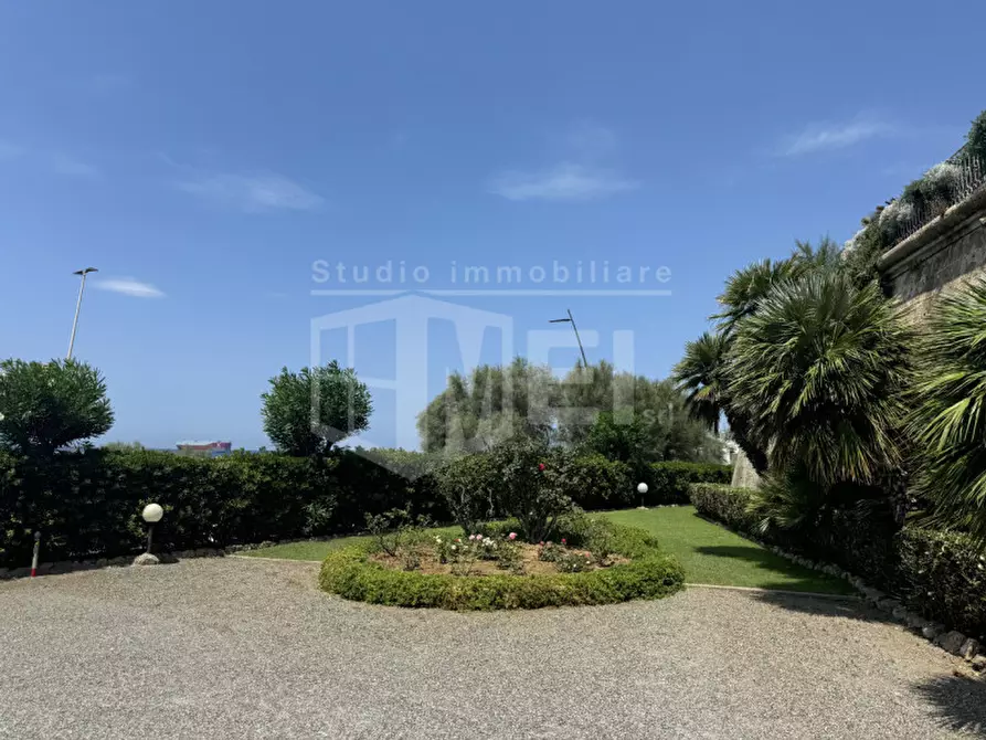 Immagine 22 di Appartamento in vendita  in viale di Antignano a Livorno