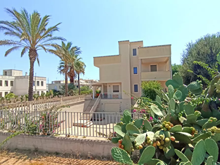 Immagine 2 di Villa in vendita  in CASAV a Fasano