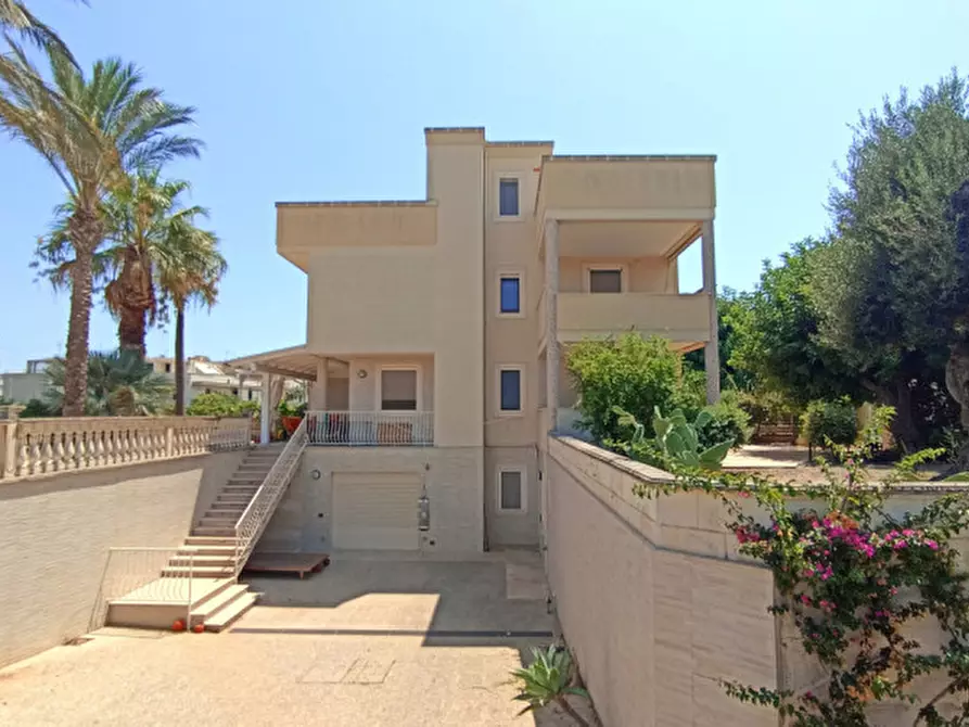 Immagine 6 di Villa in vendita  in CASAV a Fasano