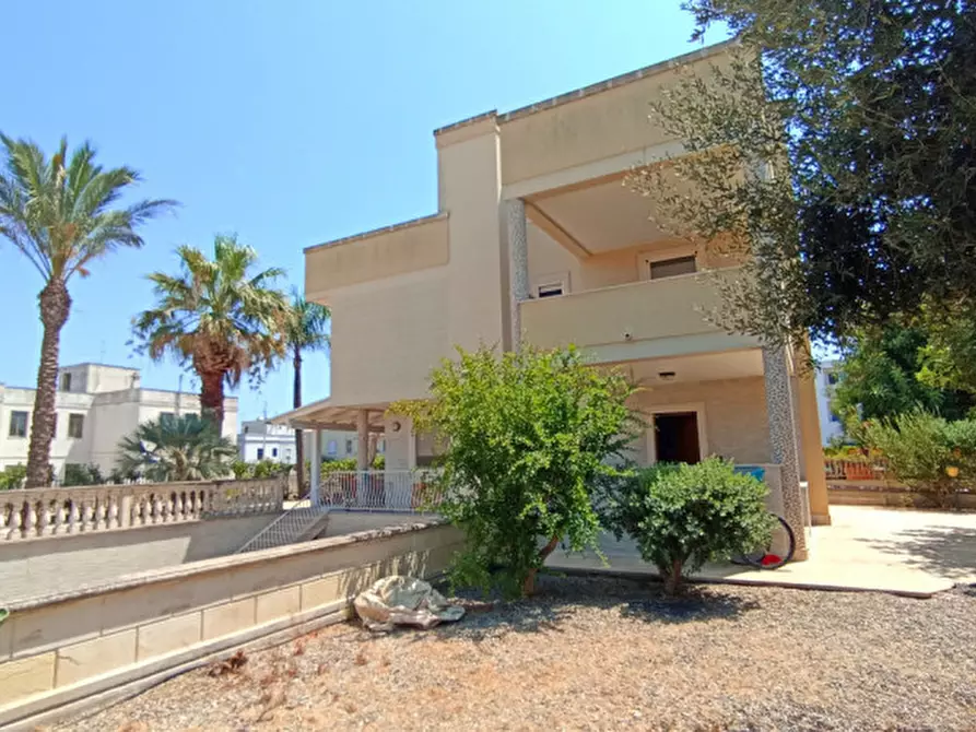 Immagine 9 di Villa in vendita  in CASAV a Fasano