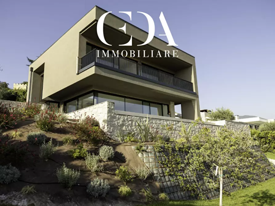Immagine 2 di Villa in vendita  in via villaggio oliveto a Costermano sul Garda