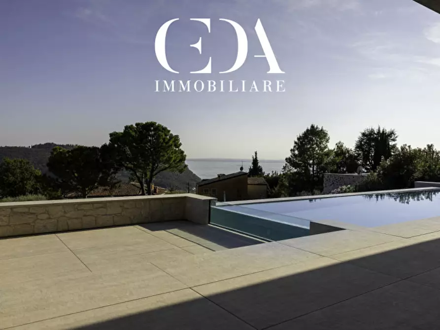 Immagine 5 di Villa in vendita  in via villaggio oliveto a Costermano sul Garda