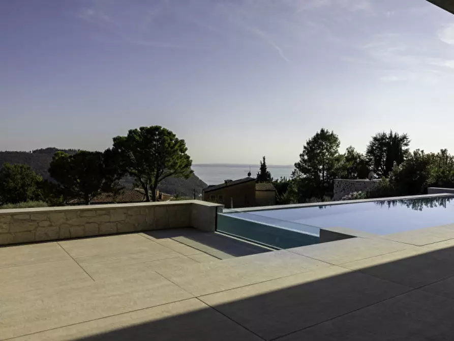 Immagine 8 di Villa in vendita  in via villaggio oliveto a Costermano sul Garda
