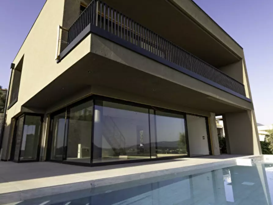 Immagine 8 di Villa in vendita  in via villaggio oliveto a Costermano sul Garda