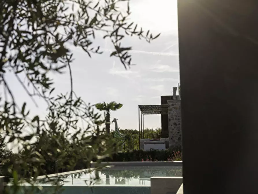 Immagine 9 di Villa in vendita  in via villaggio oliveto a Costermano sul Garda