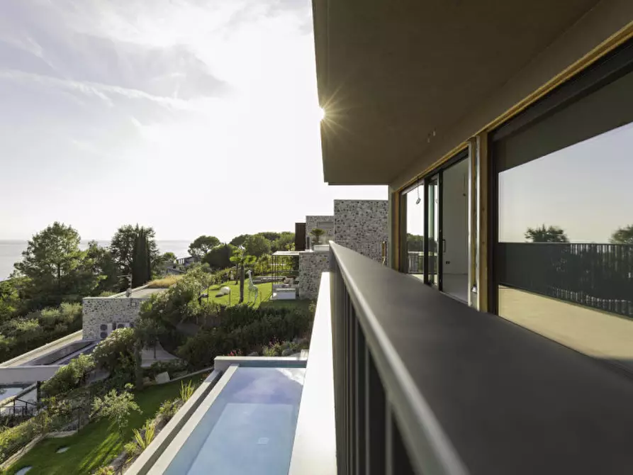 Immagine 13 di Villa in vendita  in via villaggio oliveto a Costermano sul Garda