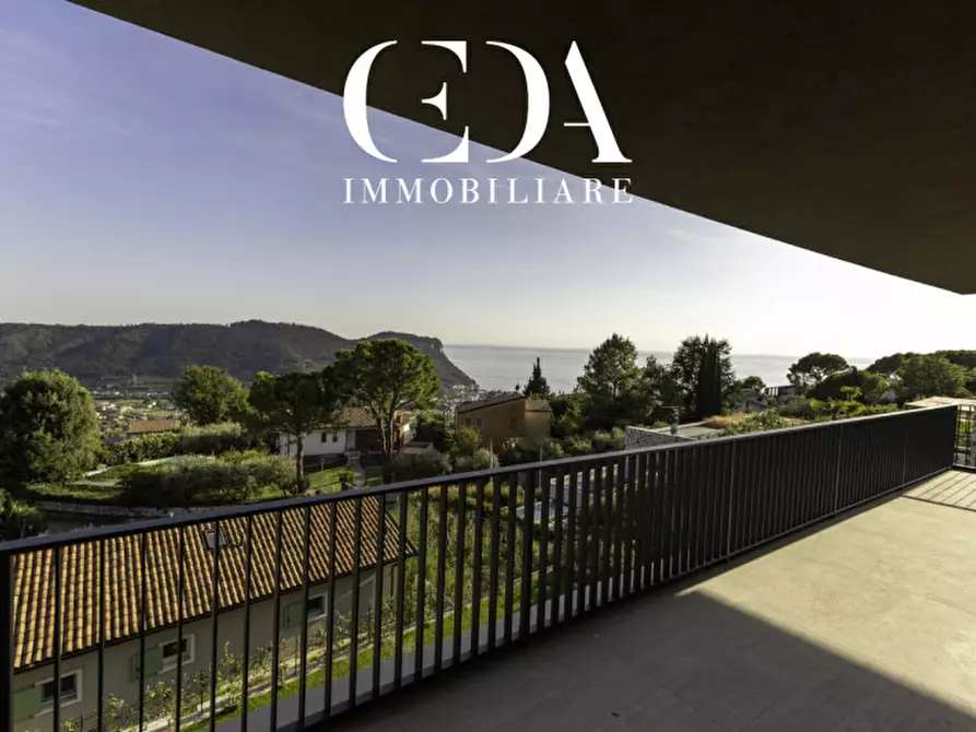 Immagine 17 di Villa in vendita  in via villaggio oliveto a Costermano sul Garda