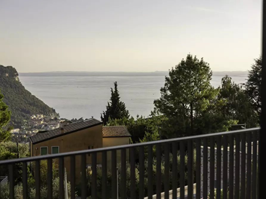 Immagine 19 di Villa in vendita  in via villaggio oliveto a Costermano sul Garda