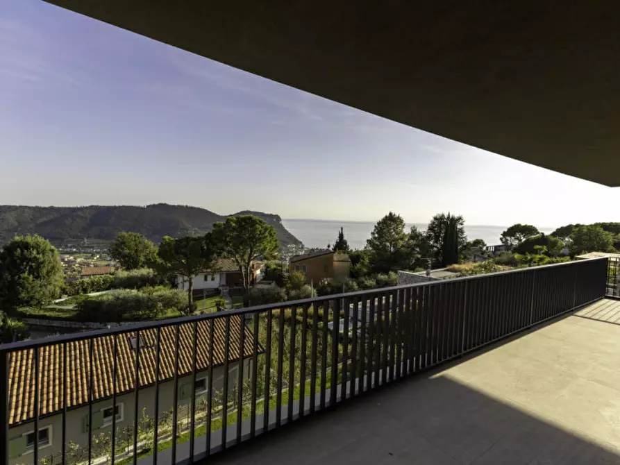 Immagine 20 di Villa in vendita  in via villaggio oliveto a Costermano sul Garda