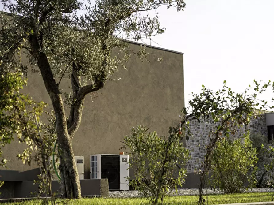Immagine 23 di Villa in vendita  in via villaggio oliveto a Costermano sul Garda