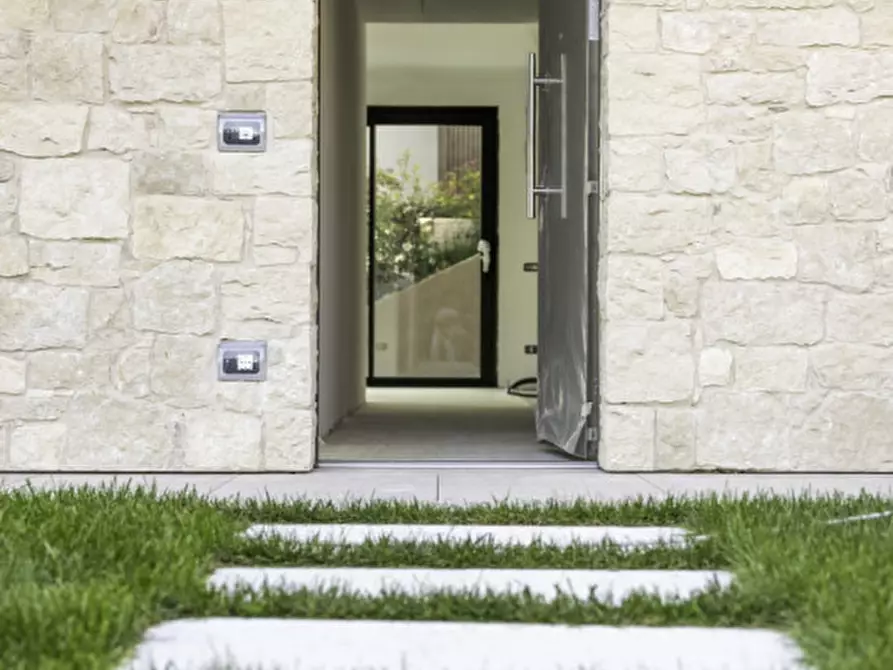 Immagine 23 di Villa in vendita  in via villaggio oliveto a Costermano sul Garda
