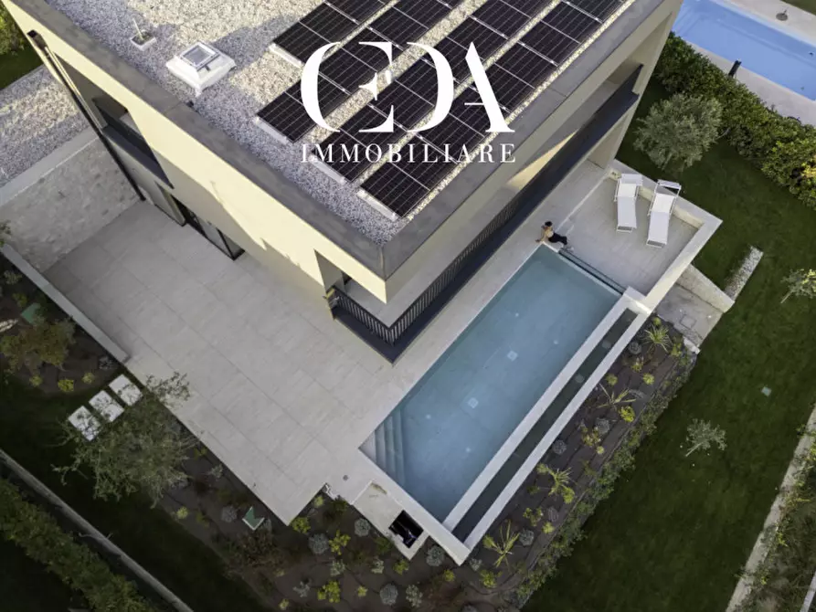Immagine 25 di Villa in vendita  in via villaggio oliveto a Costermano sul Garda