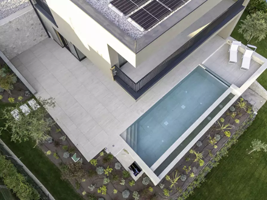 Immagine 26 di Villa in vendita  in via villaggio oliveto a Costermano sul Garda