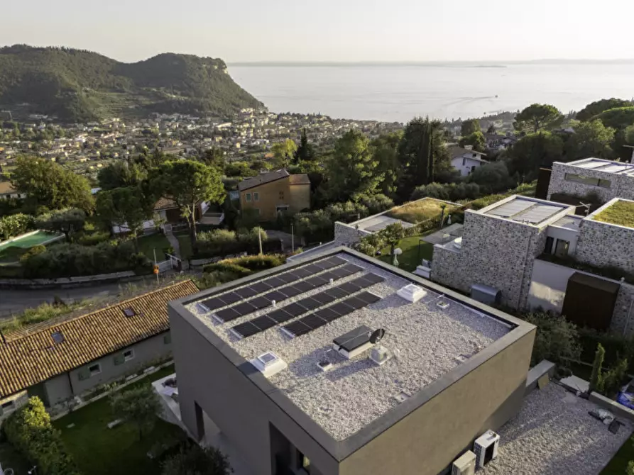 Immagine 28 di Villa in vendita  in via villaggio oliveto a Costermano sul Garda