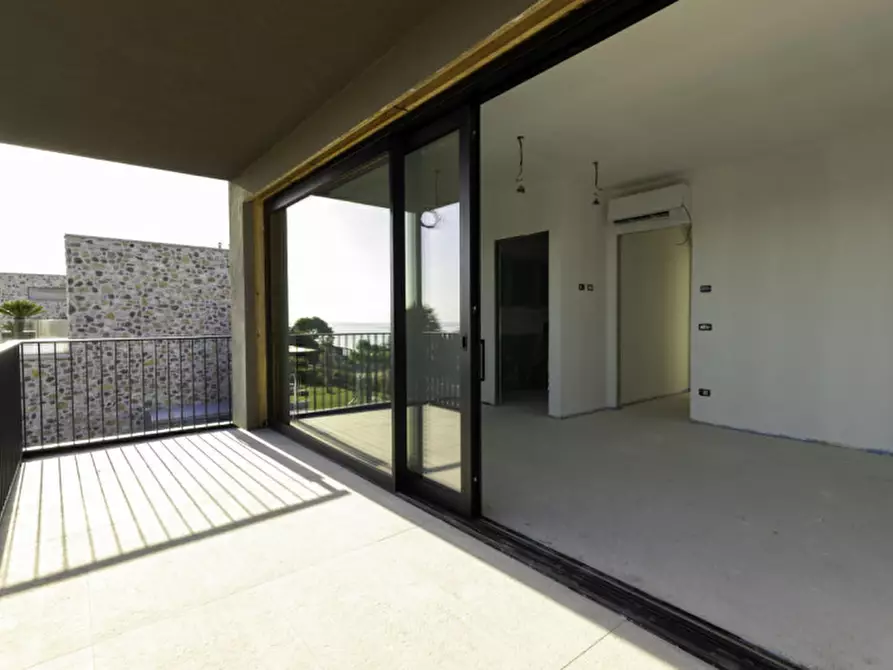 Immagine 22 di Villa in vendita  in via villaggio oliveto a Costermano sul Garda