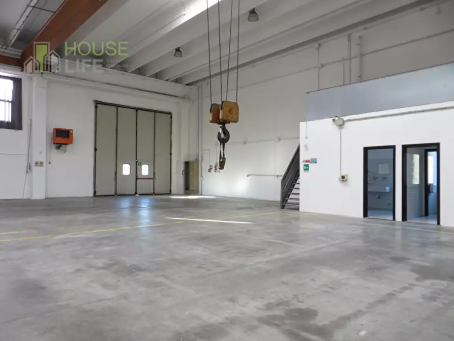 Immagine 2 di Capannone industriale in affitto  in via liguria a Schio