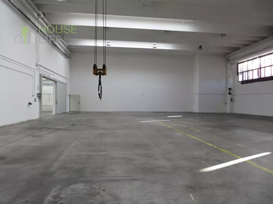 Immagine 7 di Capannone industriale in affitto  in via liguria a Schio