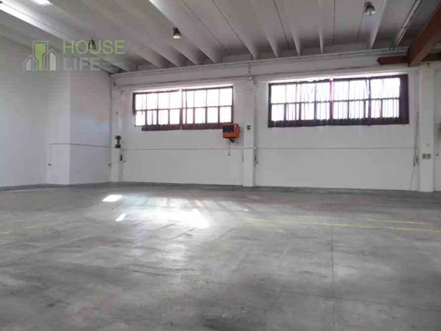 Immagine 8 di Capannone industriale in affitto  in via liguria a Schio