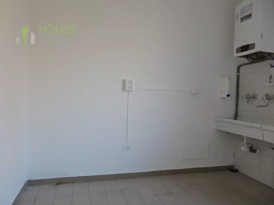 Immagine 10 di Capannone industriale in affitto  in via liguria a Schio