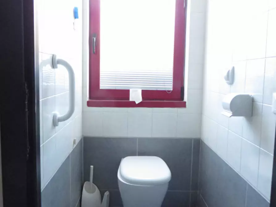 Immagine 13 di Capannone industriale in affitto  in via liguria a Schio