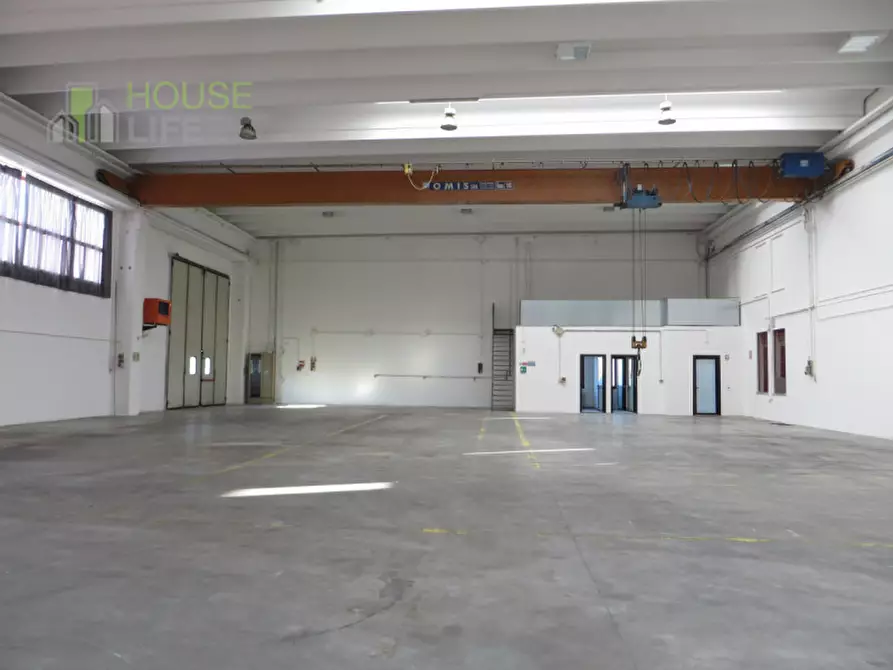 Immagine 19 di Capannone industriale in affitto  in via liguria a Schio