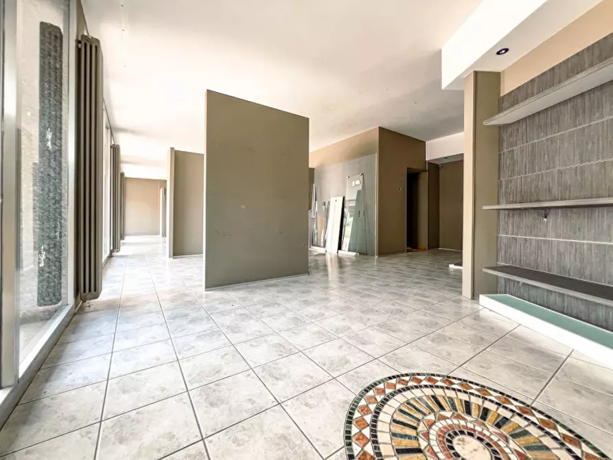 Immagine 3 di Magazzino in vendita  in VIALE VARALLO 200 a Borgosesia