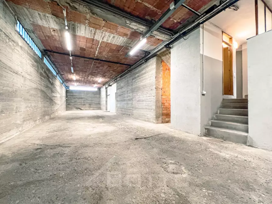 Immagine 11 di Magazzino in vendita  in VIALE VARALLO 200 a Borgosesia