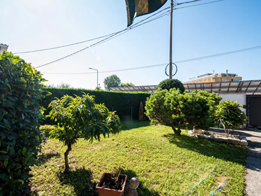 Immagine 1 di Casa indipendente in vendita  in Via dei Larici a Teolo