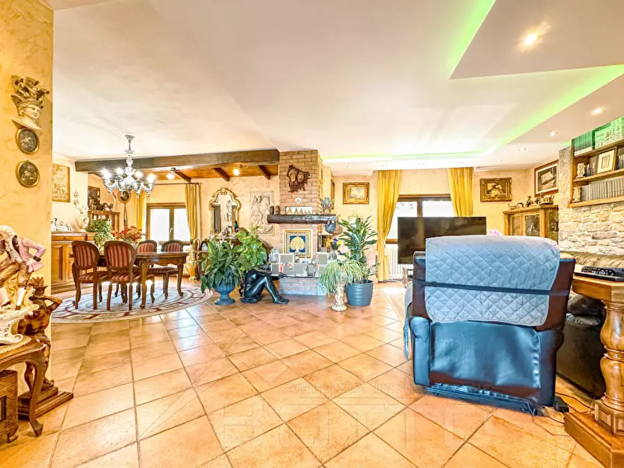 Immagine 13 di Villa in vendita  in Via Barro 93 a Invorio