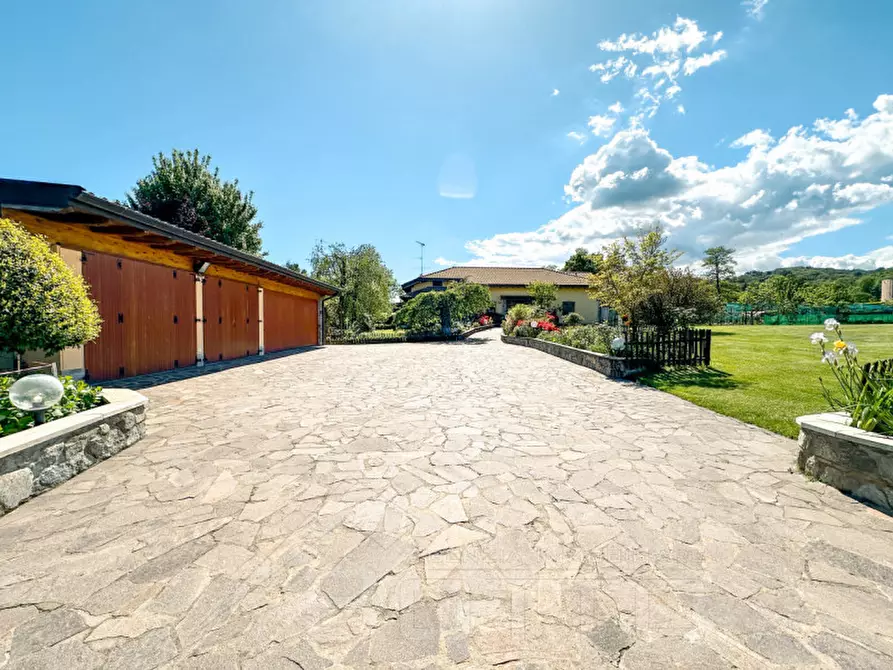 Immagine 42 di Villa in vendita  in Via Barro 93 a Invorio