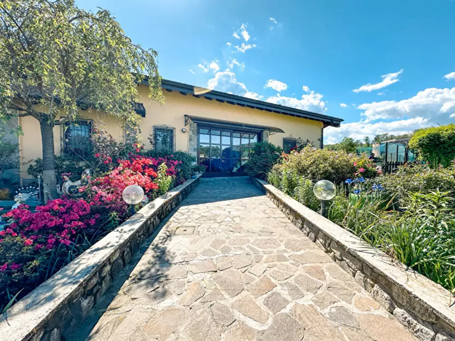 Immagine 43 di Villa in vendita  in Via Barro 93 a Invorio