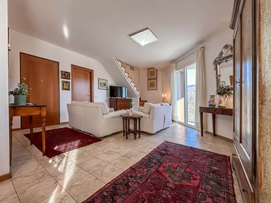 Immagine 1 di Appartamento in vendita  in Via Cà Morel a Costermano sul Garda