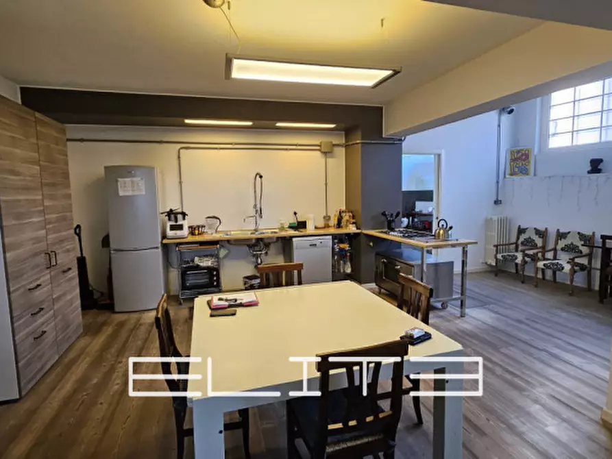 Immagine 1 di Loft/Open space in vendita  in Via Falconara 12 a Ancona