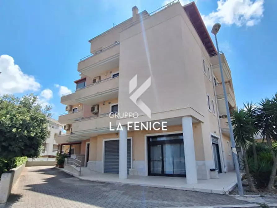 Immagine 5 di Appartamento in vendita  in via Carlo III di Borbone a Locorotondo