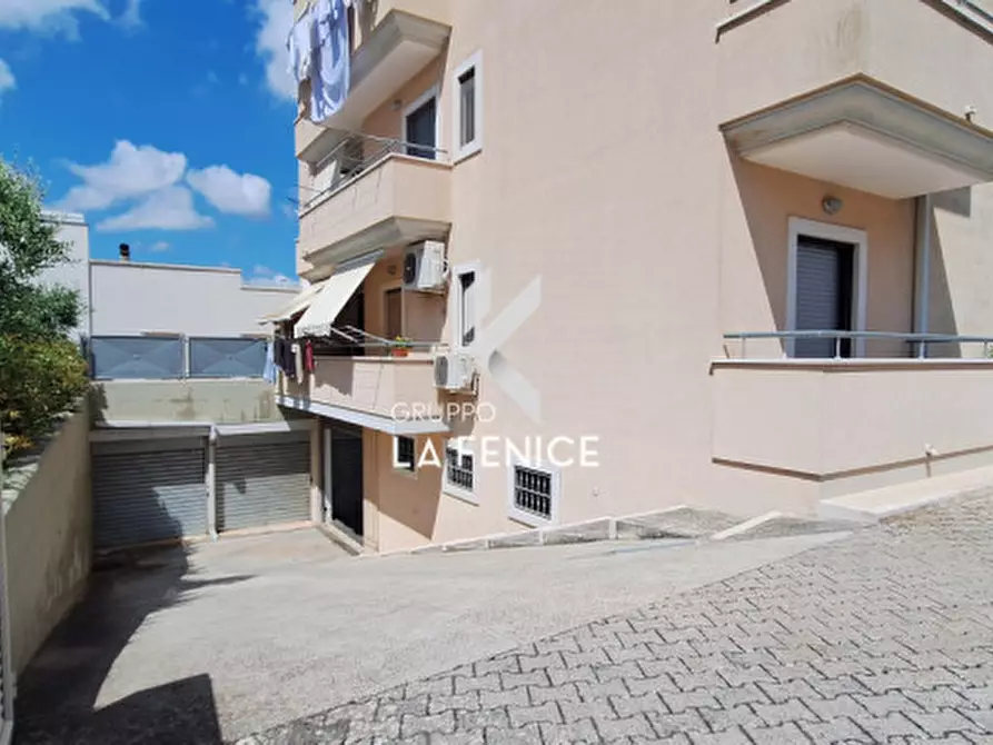 Immagine 6 di Appartamento in vendita  in via Carlo III di Borbone a Locorotondo