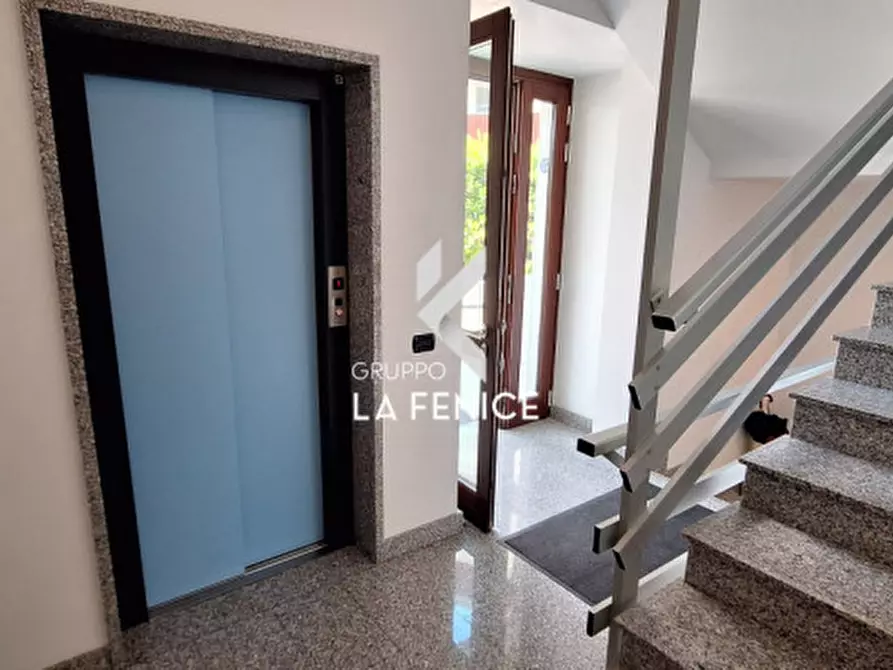 Immagine 11 di Appartamento in vendita  in via Carlo III di Borbone a Locorotondo