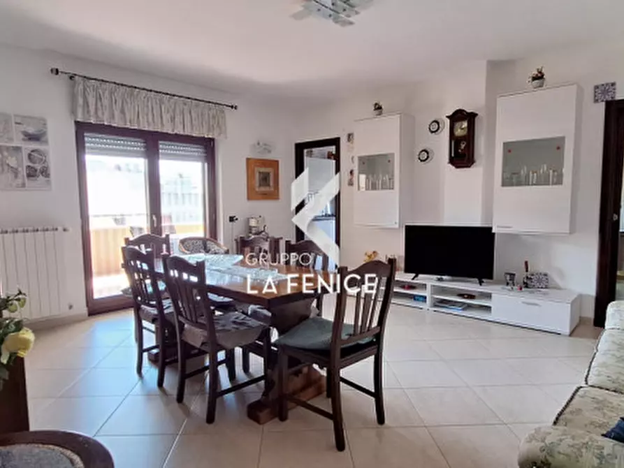 Immagine 12 di Appartamento in vendita  in via Carlo III di Borbone a Locorotondo